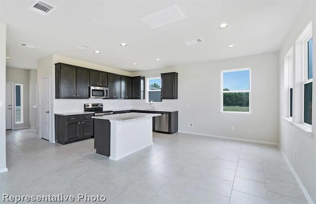 202 Insider Loop in Elgin, TX - Building Photo - Building Photo