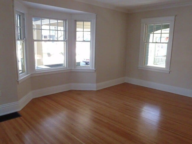 923 Harvard St in Rochester, NY - Building Photo - Building Photo