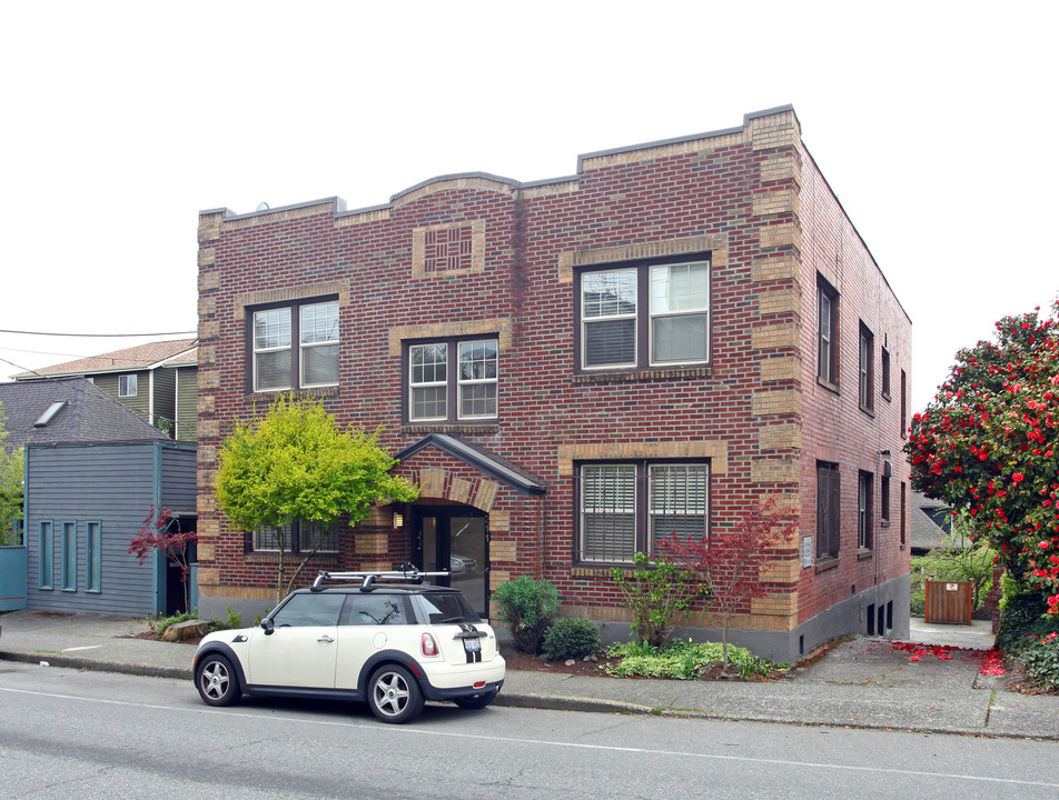 311 12th Ave E in Seattle, WA - Building Photo