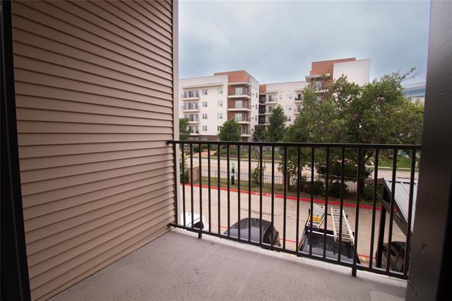 5325 Bent Tree Forest Dr in Dallas, TX - Building Photo - Building Photo