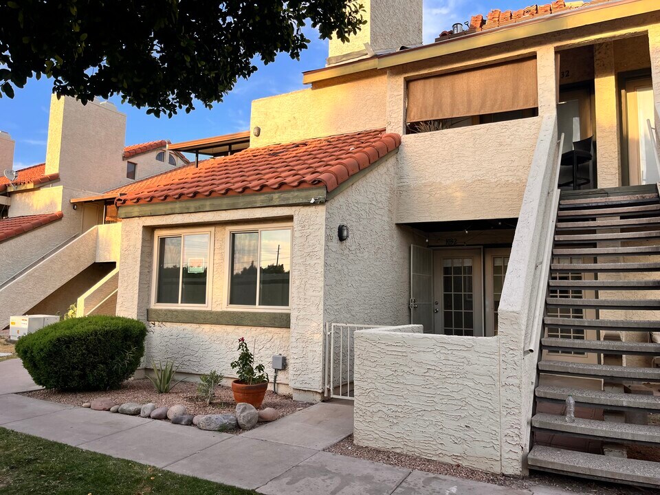 30 E Brown Rd, Unit 1032 in Mesa, AZ - Building Photo