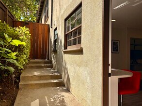 3746 Lankershim Blvd, Unit Guest House in Los Angeles, CA - Foto de edificio - Building Photo