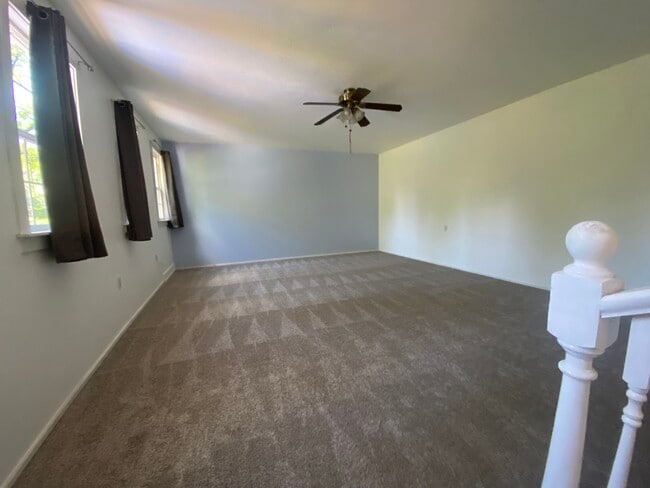 2093 Tompkins St, Unit 2093 in West Linn, OR - Building Photo - Building Photo