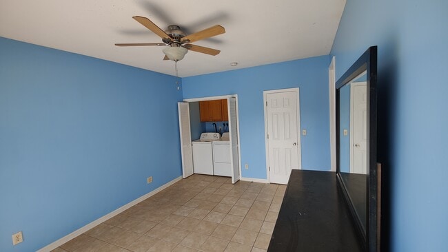 1215 Skyview Blvd, Unit 1215B Skyview Blvd 33801