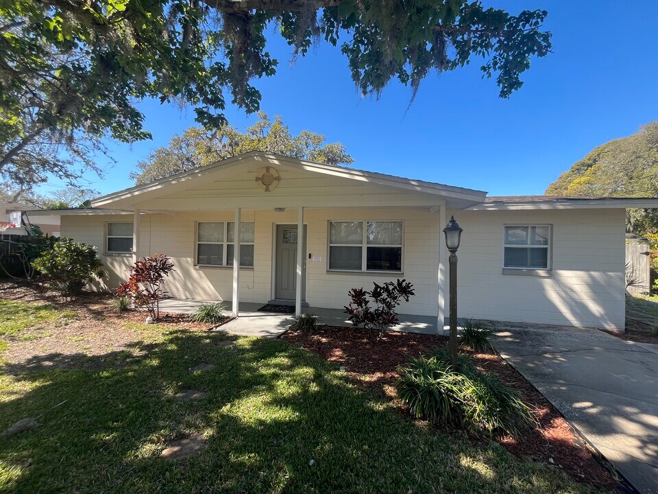 358 Orchard St in Ormond Beach, FL - Building Photo