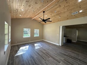 680 Mockingbird Hills Dr in Livingston, TX - Building Photo - Building Photo