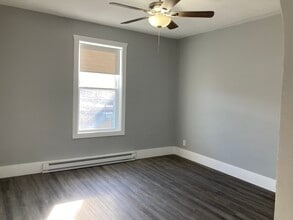 231 2nd Ave NE, Unit 3 in Valley City, ND - Building Photo - Building Photo