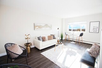 2075 Portage Apartment in Winnipeg, MB - Building Photo - Building Photo