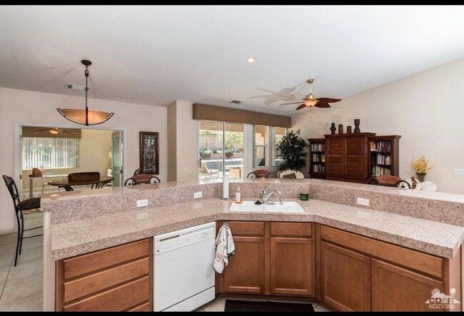 108 Clearwater in Rancho Mirage, CA - Building Photo - Building Photo