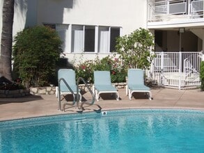 Park Seville in Sherman Oaks, CA - Building Photo - Building Photo