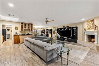 7673 N Vía De Platina in Scottsdale, AZ - Building Photo - Building Photo