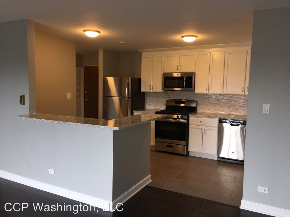 5202 Washington St in Downers Grove, IL - Building Photo