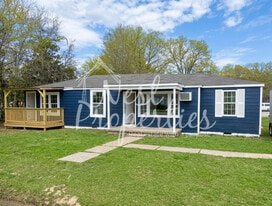 2515 Douglas Rd in Lancaster, SC - Building Photo