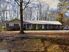 1241 Robinhood Rd in Watkinsville, GA - Building Photo