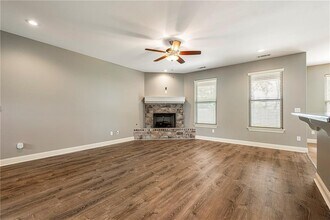 4403 W Meadow Oaks Dr in Rogers, AR - Building Photo - Building Photo