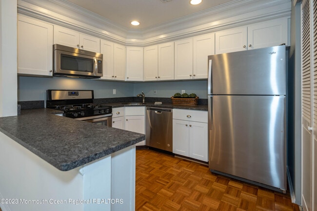 90 Quince Ct in Middletown, NJ - Building Photo - Building Photo