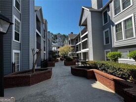 424 Granville Ct in Atlanta, GA - Building Photo