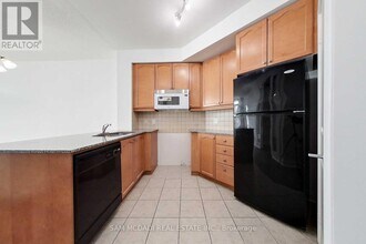 70 Absolute Ave in Mississauga, ON - Building Photo - Building Photo