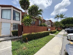 6854 SW 114th Pl in Miami, FL - Building Photo - Building Photo