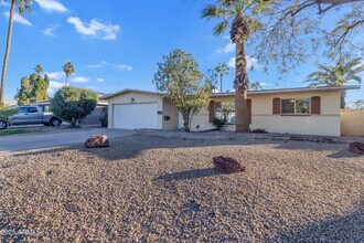 517 E Hermosa Dr in Tempe, AZ - Building Photo - Building Photo