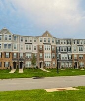 9243 Magellan Pky in Glen Allen, VA - Building Photo