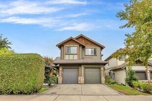 13901 229B St in Maple Ridge, BC - Building Photo