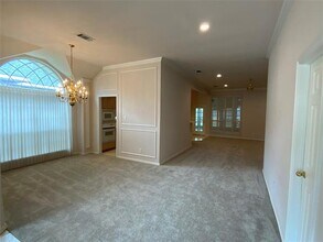 321 Chantilly Ct in Hurst, TX - Building Photo - Building Photo