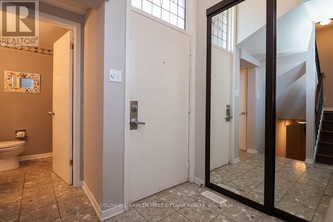 2778 Springland Dr in Ottawa, ON - Building Photo - Building Photo