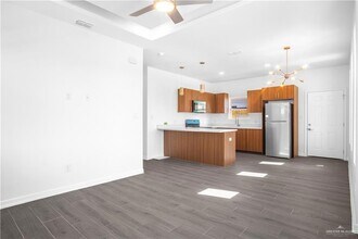 604 N Onyx Ave in Edinburg, TX - Building Photo - Building Photo
