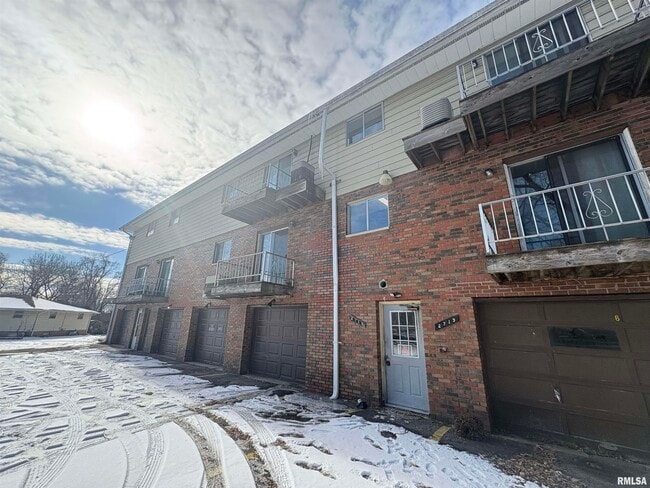 property at 2719 W Radan Ct