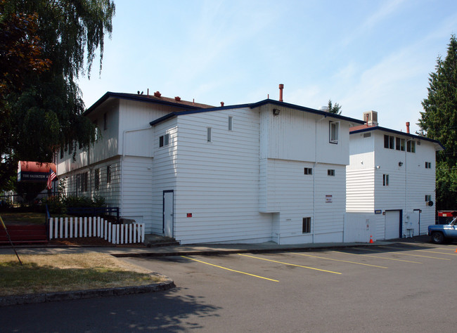 1901 Front St NE in Salem, OR - Foto de edificio - Building Photo