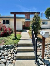 121 Lidster Ave in Grass Valley, CA - Building Photo - Building Photo