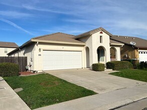 9704 Marianna Way in Elk Grove, CA - Building Photo - Building Photo