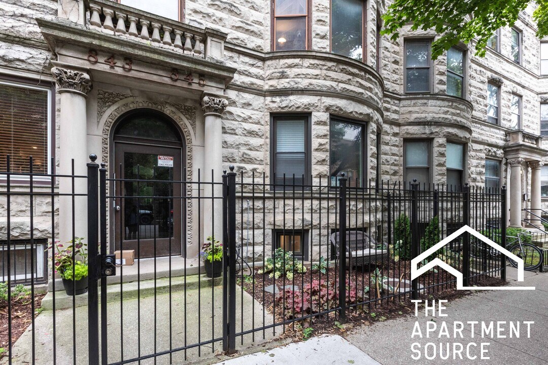 845 W Grace St in Chicago, IL - Building Photo