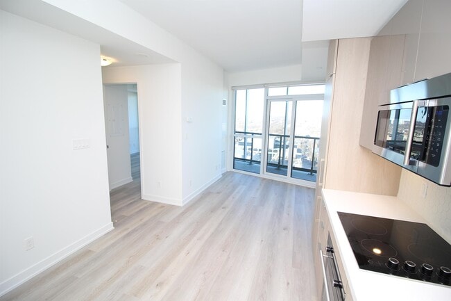 50-2050 Ordnance St in Toronto, ON - Building Photo - Building Photo