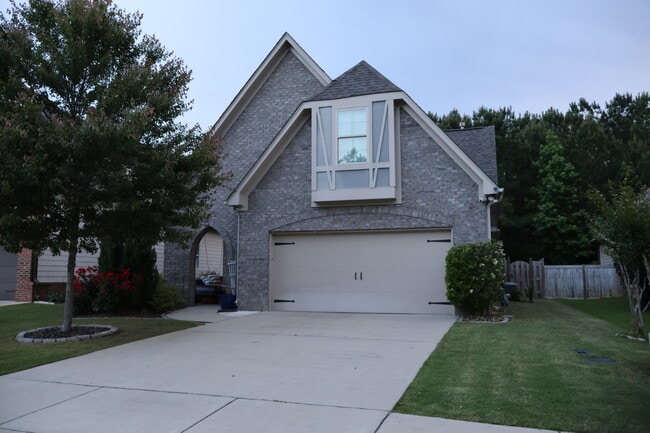 property at 2043 Springfield Dr