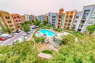 68 E Serene Ave in Las Vegas, NV - Building Photo - Building Photo