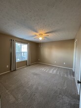 5738 Willow Lake Dr, Unit Condo in Grove City, OH - Foto de edificio - Building Photo