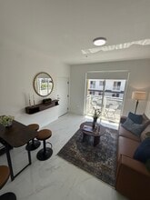 725 E 23rd St, Unit B2 in Hialeah, FL - Building Photo - Building Photo