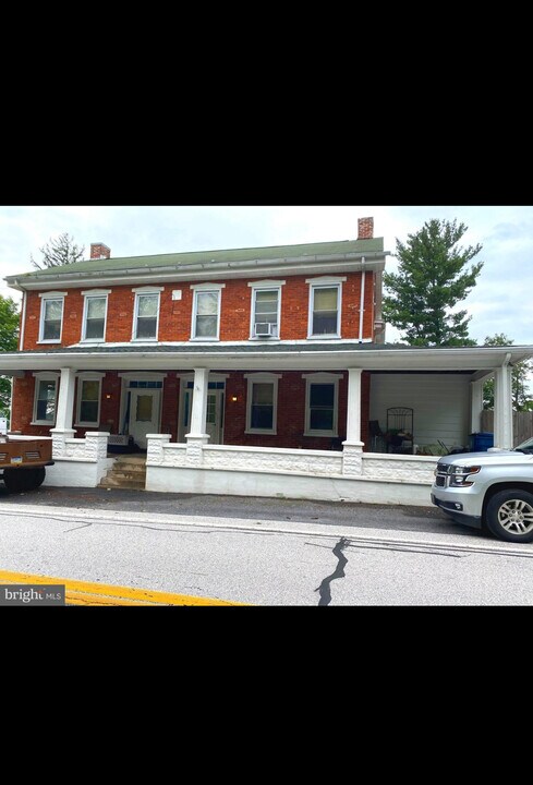 16 Franklin Church Rd in Dillsburg, PA - Building Photo