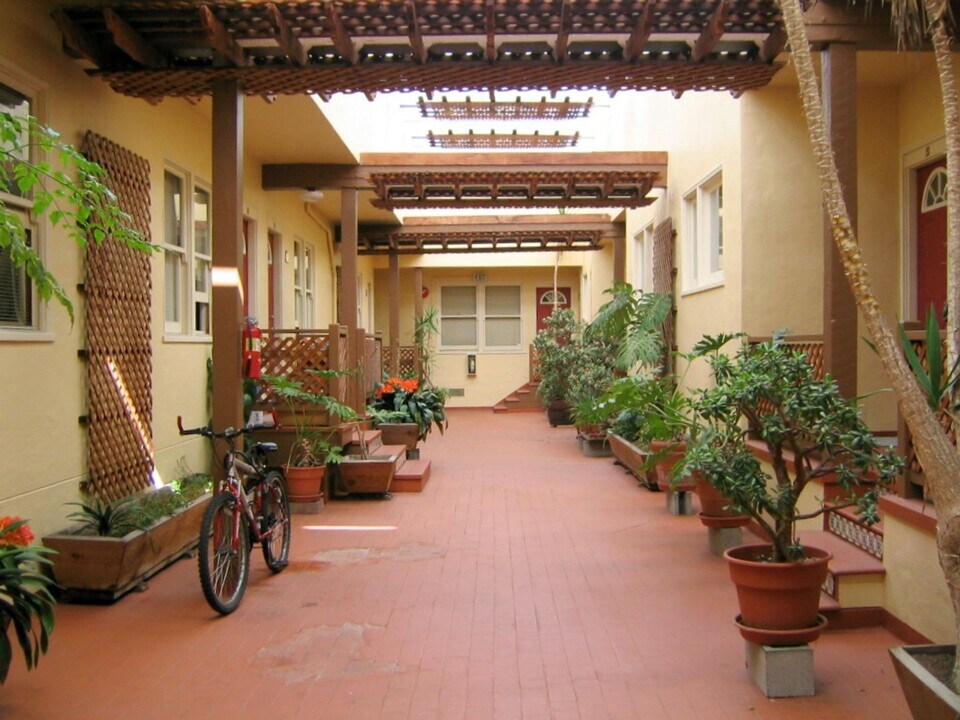 1716 University Ave in Berkeley, CA - Building Photo