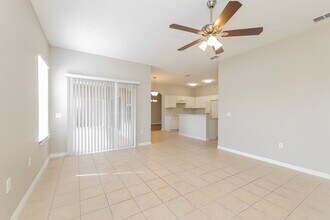 243 Anson Dr in Kissimmee, FL - Foto de edificio - Building Photo