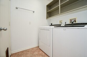 535 Avery Dr in Sugar Land, TX - Building Photo - Building Photo