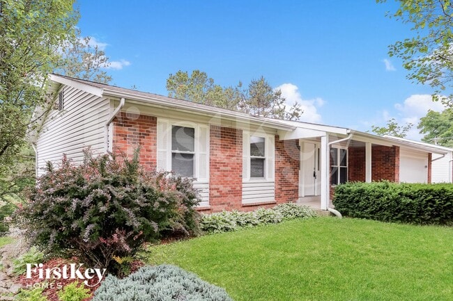 706 Boca Chica Dr in Fenton, MO - Foto de edificio - Building Photo