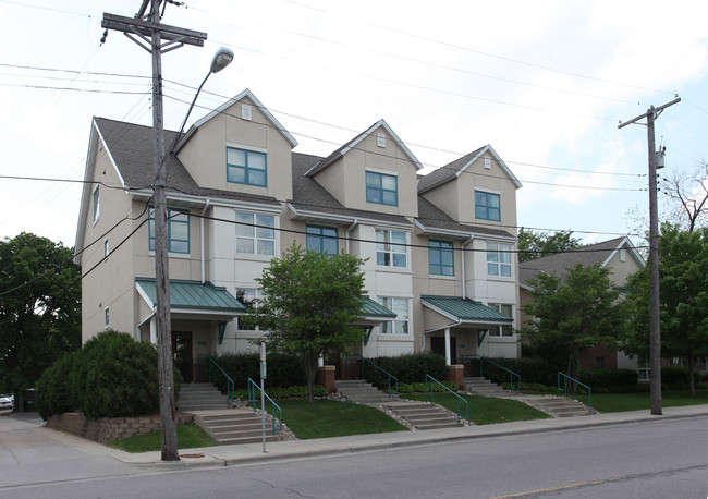 Fulton Townhomes in Minneapolis, MN - Building Photo - Building Photo