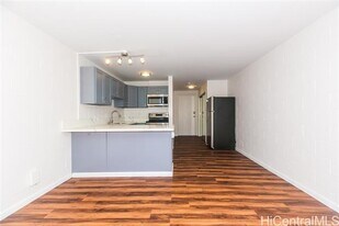 1555 Pohaku St in Honolulu, HI - Building Photo