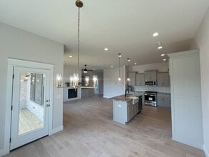 1279 W Sage Ct in Springfield, MO - Building Photo - Building Photo