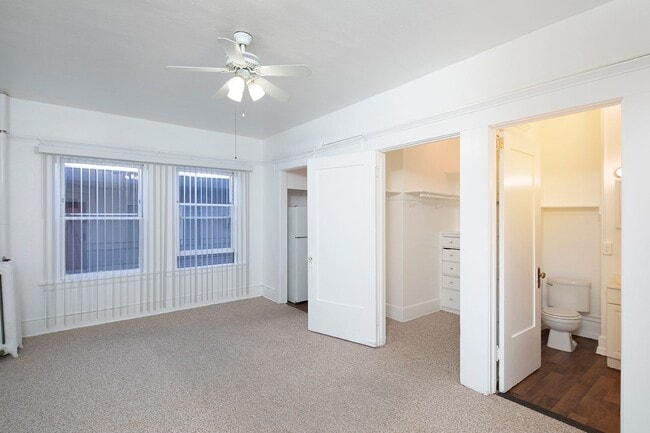 Windsor Apartments in San Diego, CA - Building Photo - Building Photo