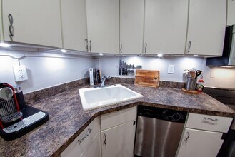 235 Monroe St in Hoboken, NJ - Building Photo - Building Photo