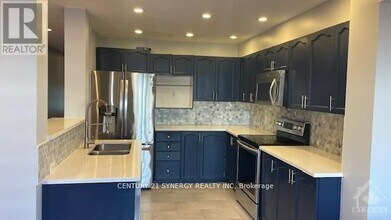 13 Barnstone Dr in Ottawa, ON - Building Photo - Building Photo
